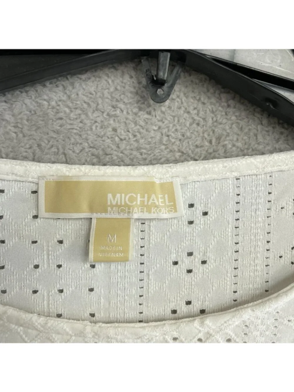 Michael  Kors Women's M White Eyelet Short Sleeve Smocked Hem Top P0432